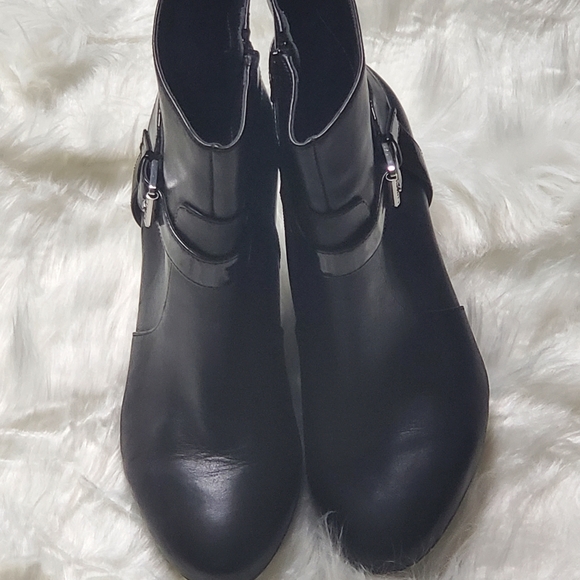 Ralph Lauren Ankle Boots - Picture 2 of 8